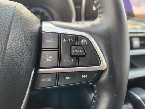 Certified 2025 Toyota Highlander Platinum AWD/4WD image 28