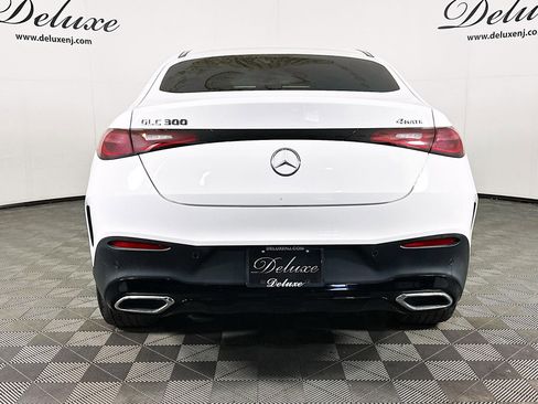 Used 2024 Mercedes-Benz GLC 300 4MATIC w/ AMG Line image 5