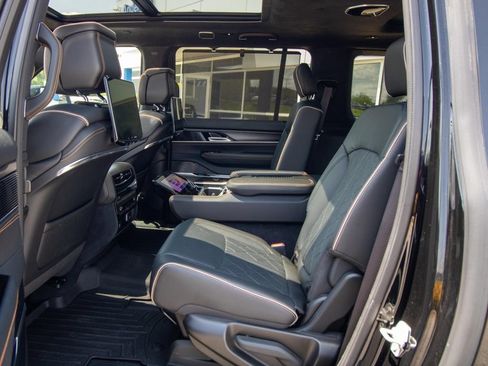 Used 2024 Jeep Grand Wagoneer L Series III w/ Rear Seat Video Group 1 AWD/4WD image 8