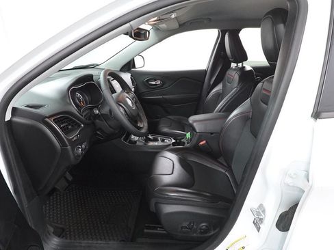Used 2022 Jeep Cherokee Trailhawk AWD/4WD image 33