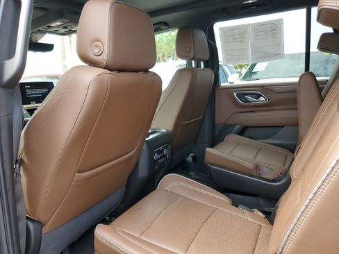 Used 2021 Chevrolet Tahoe High Country w/ Premium Package image 12