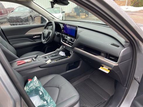 New 2026 Toyota Grand Highlander image 17