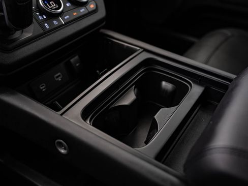 Used 2023 Land Rover Defender 90 V8 image 36