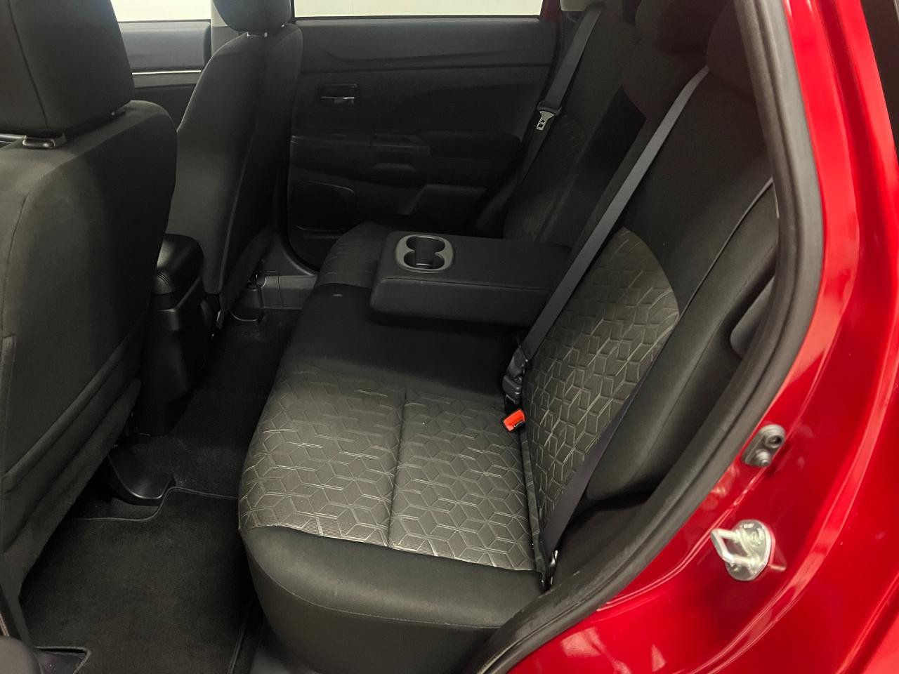 Used 2024 Mitsubishi Outlander Sport AWD image 28