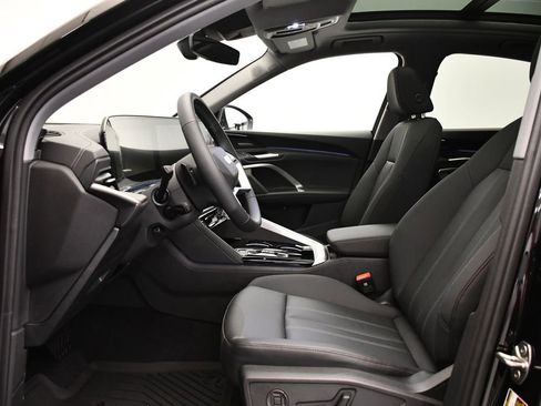 Used 2025 Audi Q5 Premium Plus w/ Premium Plus image 37