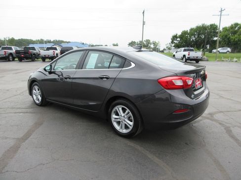 Certified 2017 Chevrolet Cruze LT w/ Convenience Package FWD image 8