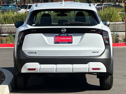Certified 2025 Nissan Kicks S image 5