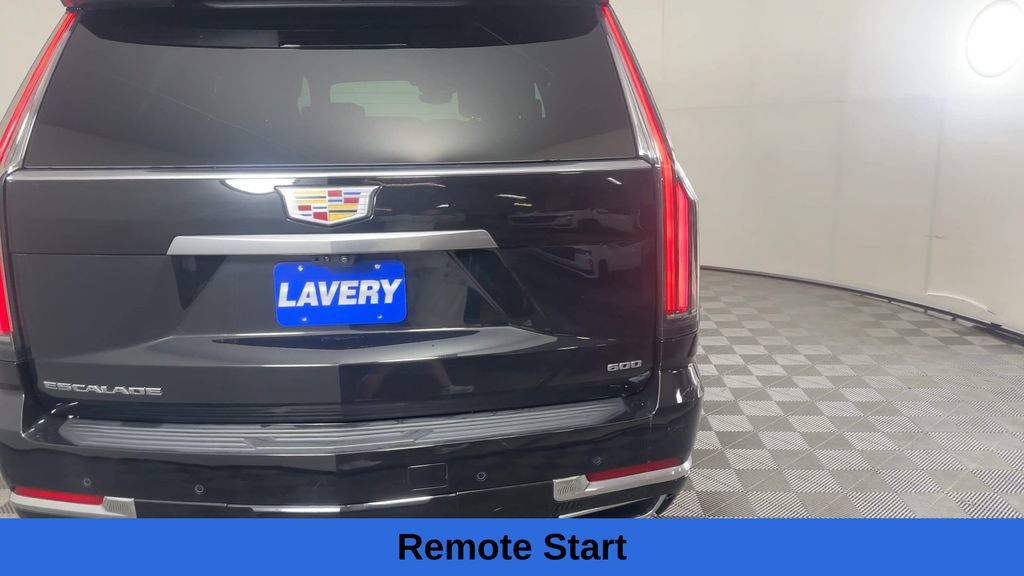 Used 2025 Cadillac Escalade Premium Luxury AWD/4WD image 10