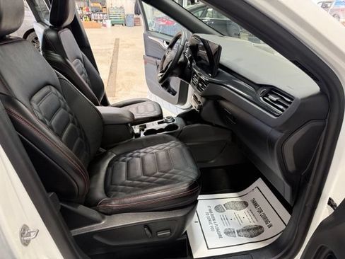 Used 2024 Ford Escape ST-Line Elite w/ Premium Technology Package AWD/4WD image 15