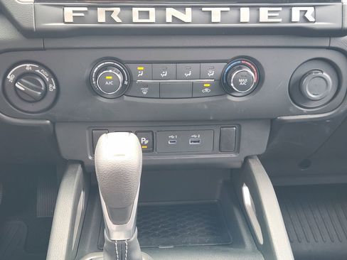 Certified 2025 Nissan Frontier SV AWD/4WD image 15