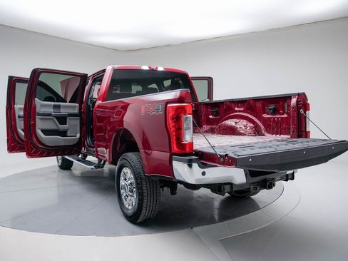 Used 2018 Ford F250 XLT w/ XLT Premium Package image 19