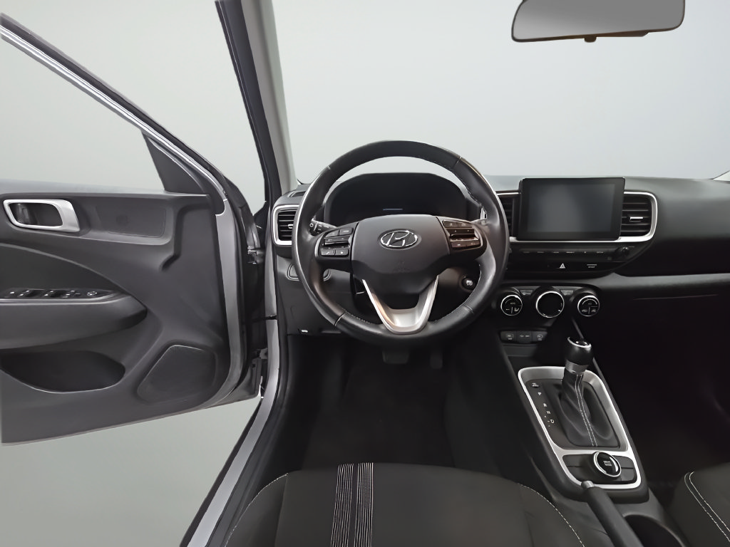 Certified 2024 Hyundai Venue SEL FWD image 29