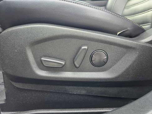 Used 2022 Ford Edge SEL image 25