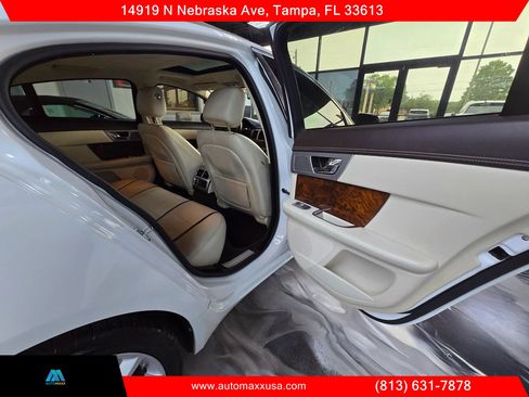 Used 2015 Jaguar XF Sport RWD image 33