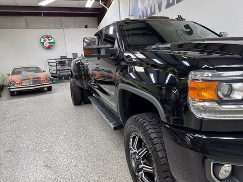 Used 2018 GMC Sierra 3500 Denali w/ Duramax Plus Package image 52