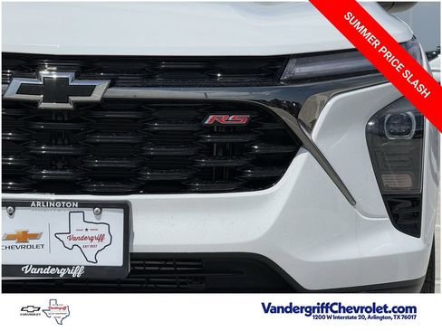 New 2026 Chevrolet Trax RS w/ Sunroof Package FWD image 8