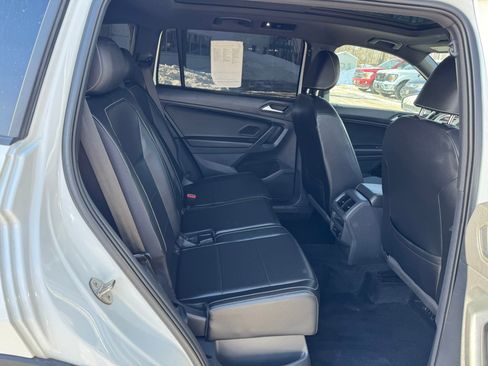 Used 2021 Volkswagen Tiguan SE R-Line image 12
