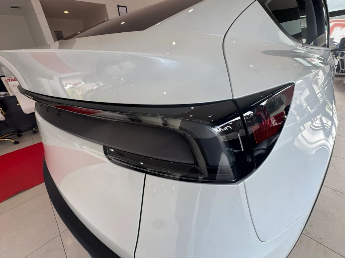 Used 2026 Tesla Model Y 2WD image 27