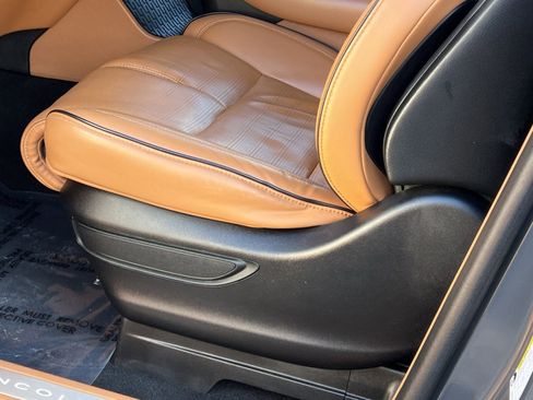 Used 2022 Lincoln Aviator Black Label w/ Dynamic Handling Package image 12