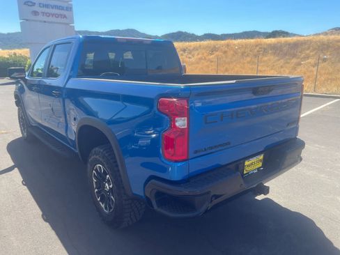 Used 2023 Chevrolet Silverado 1500 ZR2 w/ Technology Package image 9