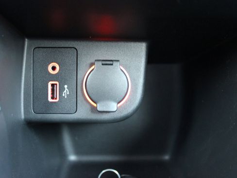 Used 2021 Nissan Kicks S image 16