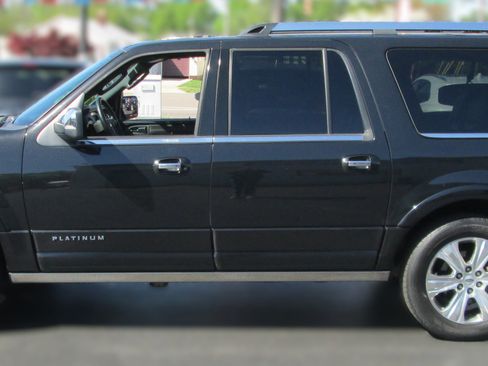 Used 2015 Ford Expedition EL Platinum image 4