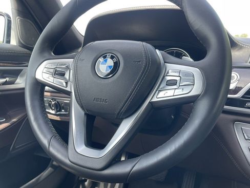 Used 2016 BMW 740i w/ Executive Package 2 RWD image 16