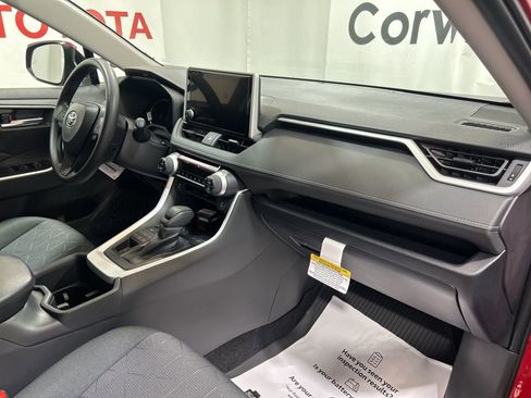 Used 2025 Toyota RAV4 XLE image 12