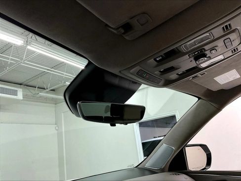 Used 2024 Cadillac Escalade Sport Platinum w/ LPO, ONYX Package AWD/4WD image 43