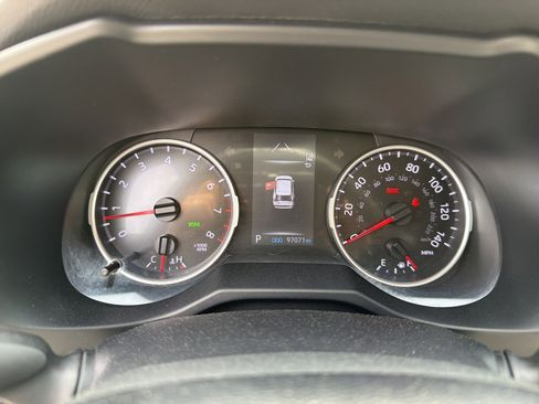 Used 2021 Toyota RAV4 XLE image 11