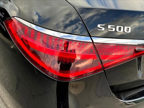 Certified 2022 Mercedes-Benz S 500 4MATIC w/ AMG Line Package image 29