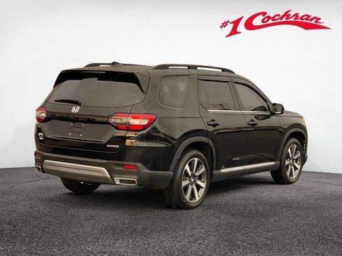 Certified 2024 Honda Pilot Touring image 7