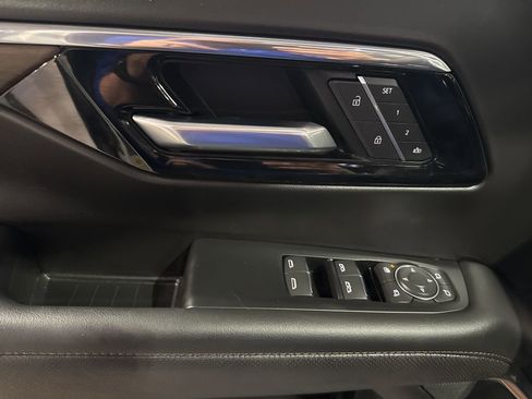 Used 2025 Chevrolet Tahoe High Country w/ Sun And Tow Package image 21