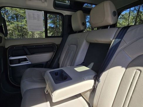 Used 2020 Land Rover Defender 110 HSE image 19