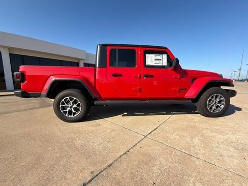 New 2024 Jeep Gladiator Sport image 18