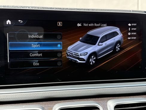 Used 2022 Mercedes-Benz GLS 450 4MATIC image 11