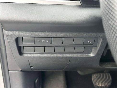 Used 2023 Mitsubishi Outlander SE image 20