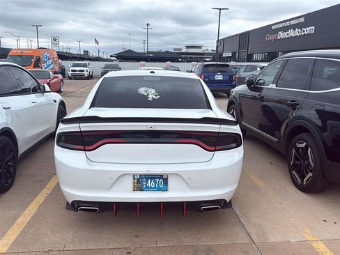 Used 2020 Dodge Charger SXT RWD image 10