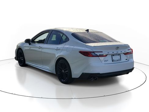 Used 2025 Toyota Camry SE FWD image 5