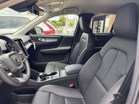 New 2026 Volvo XC40 B5 Core image 10