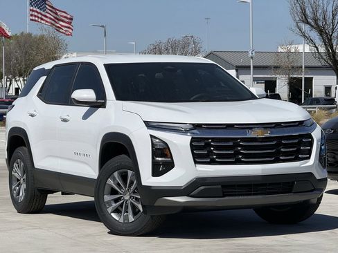 New 2026 Chevrolet Equinox LT image 2