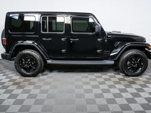 Used 2022 Jeep Wrangler Unlimited Sahara image 2
