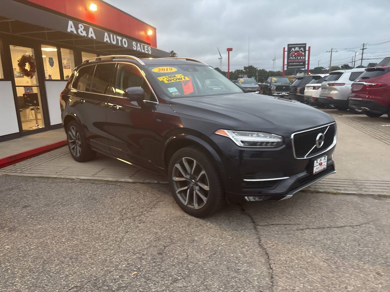 Used 2019 Volvo XC90 T6 Momentum w/ Advanced Package AWD/4WD image 2