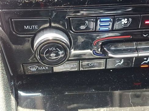 Used 2023 Jeep Grand Cherokee Limited w/ Luxury Tech Group II AWD/4WD image 21