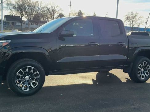 Used 2023 Chevrolet Colorado LT w/ LT Convenience Package III image 6
