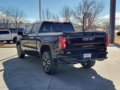 Used 2022 GMC Sierra 1500 AT4 image 4