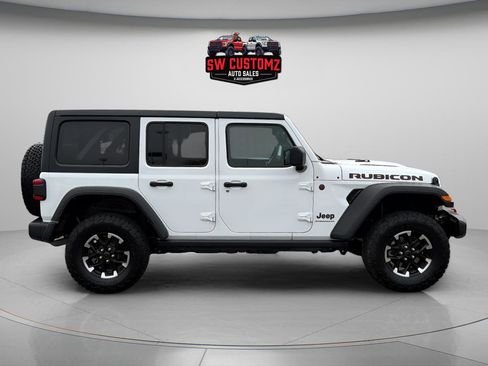 Used 2025 Jeep Wrangler Unlimited Rubicon AWD/4WD image 8