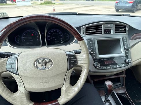 Used 2011 Toyota Avalon Limited FWD image 17