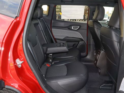 New 2026 Jeep Compass Latitude image 21