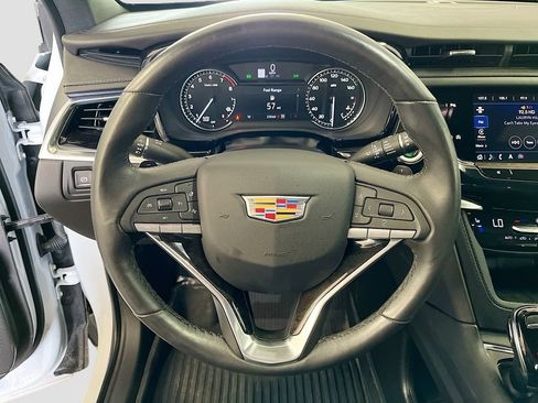 Used 2024 Cadillac XT6 Premium Luxury AWD/4WD image 11